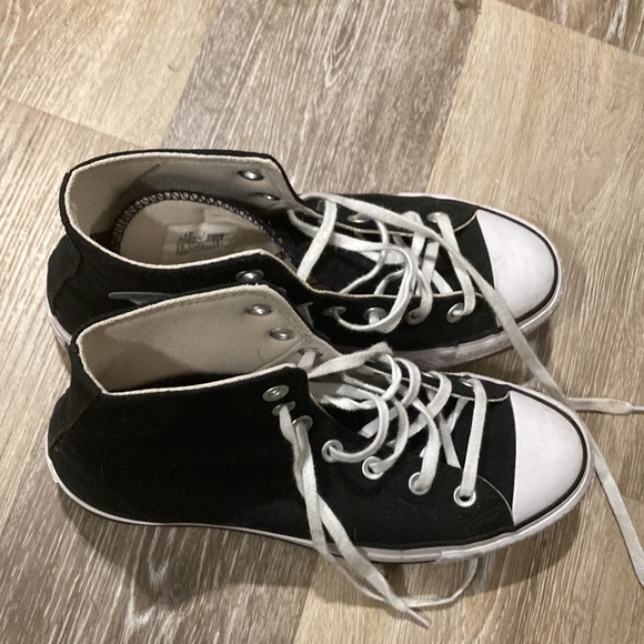 Converse! - Picture 2 of 2